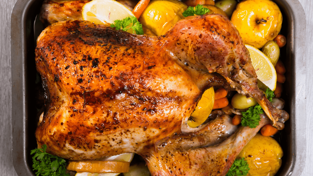 The golden rule of healthy eating is to eat plenty of seasonal fruits and vegetables. And because apples are among the most delicious fruits of autumn, you can try this tasty recipe for chicken with apples!