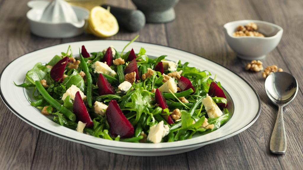 The combination of beetroot with walnut kernels, and blue cheese is a good one, especially during fasting when we need more vitamins and proteins. Walnuts are rich in protein, fiber, and healthy fats.